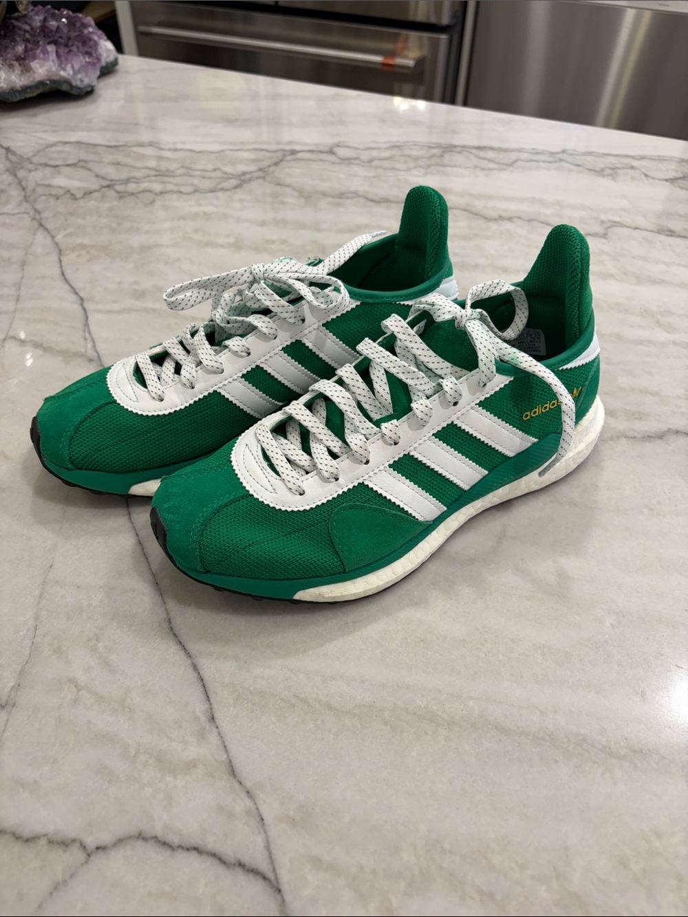 adidas Mens Green & White Retro Runner Sneakers SZ 5